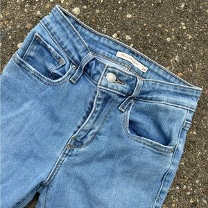 721 High Rise Skinny Levi’s size 24